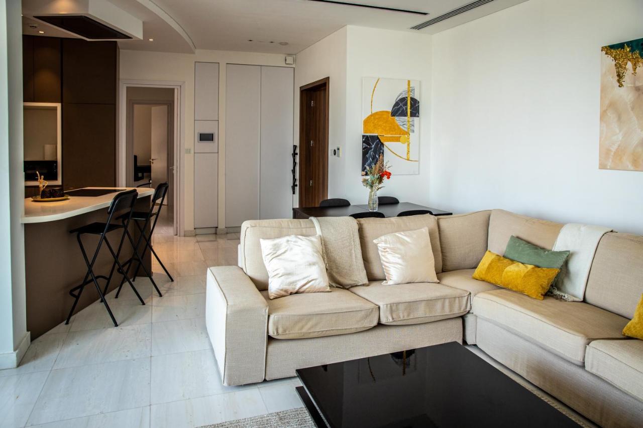 شقة Phaedrus Living: 360 Tower Luxury Flat نيقوسيا المظهر الخارجي الصورة