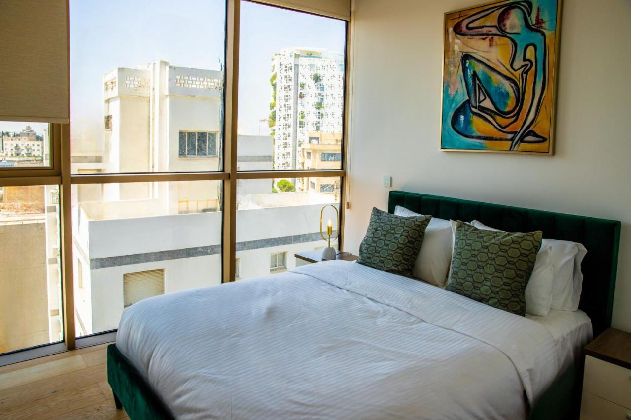 شقة Phaedrus Living: 360 Tower Luxury Flat نيقوسيا المظهر الخارجي الصورة