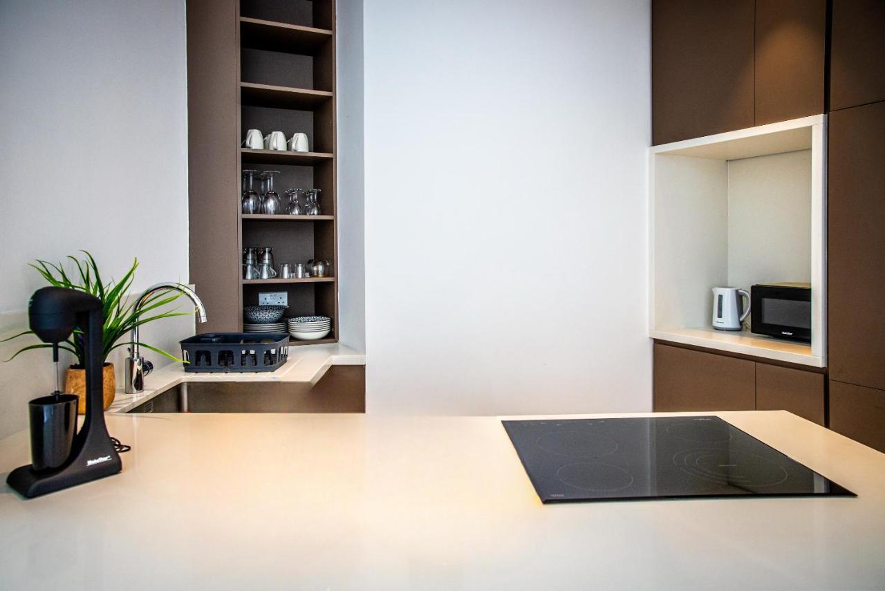 شقة Phaedrus Living: 360 Tower Luxury Flat نيقوسيا المظهر الخارجي الصورة