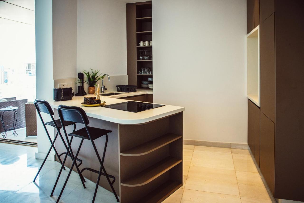 شقة Phaedrus Living: 360 Tower Luxury Flat نيقوسيا المظهر الخارجي الصورة