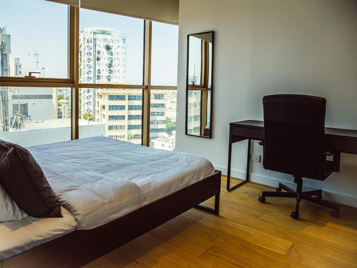 شقة Phaedrus Living: 360 Tower Luxury Flat نيقوسيا المظهر الخارجي الصورة